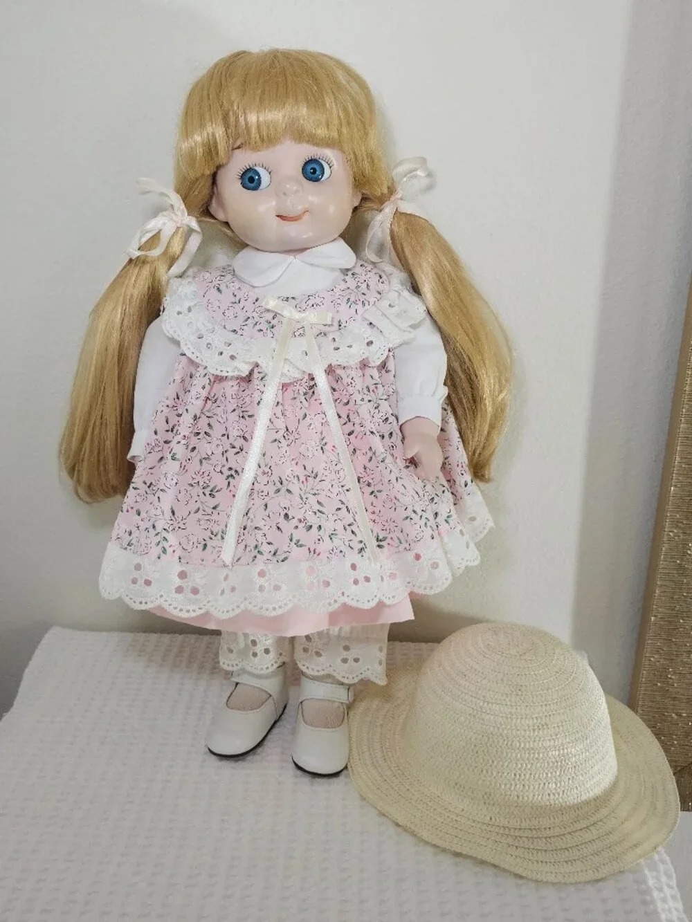 Vintage Dynasty Doll Collection - Betsy
